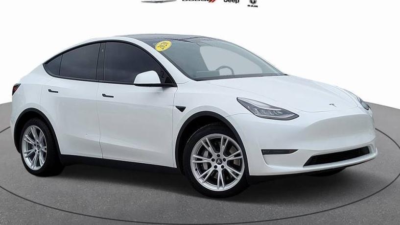 TESLA MODEL Y 2020 5YJYGDEE6LF035142 image